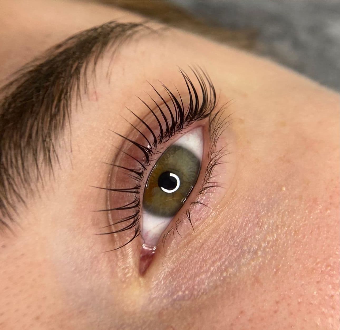 Rehaussement de cils, regard intensifié